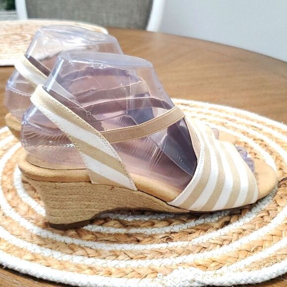 A2 by Aerosoles Women’s Boyzenberry, 6.5 Tan Wedge Sandals - Picture 6 of 10